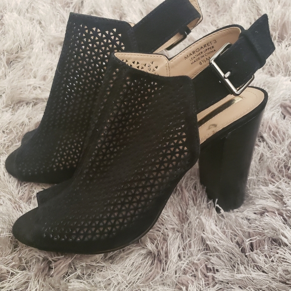 Tahari Margaret 3 Black Peep Toe Heels size 6.5 - Picture 5 of 5